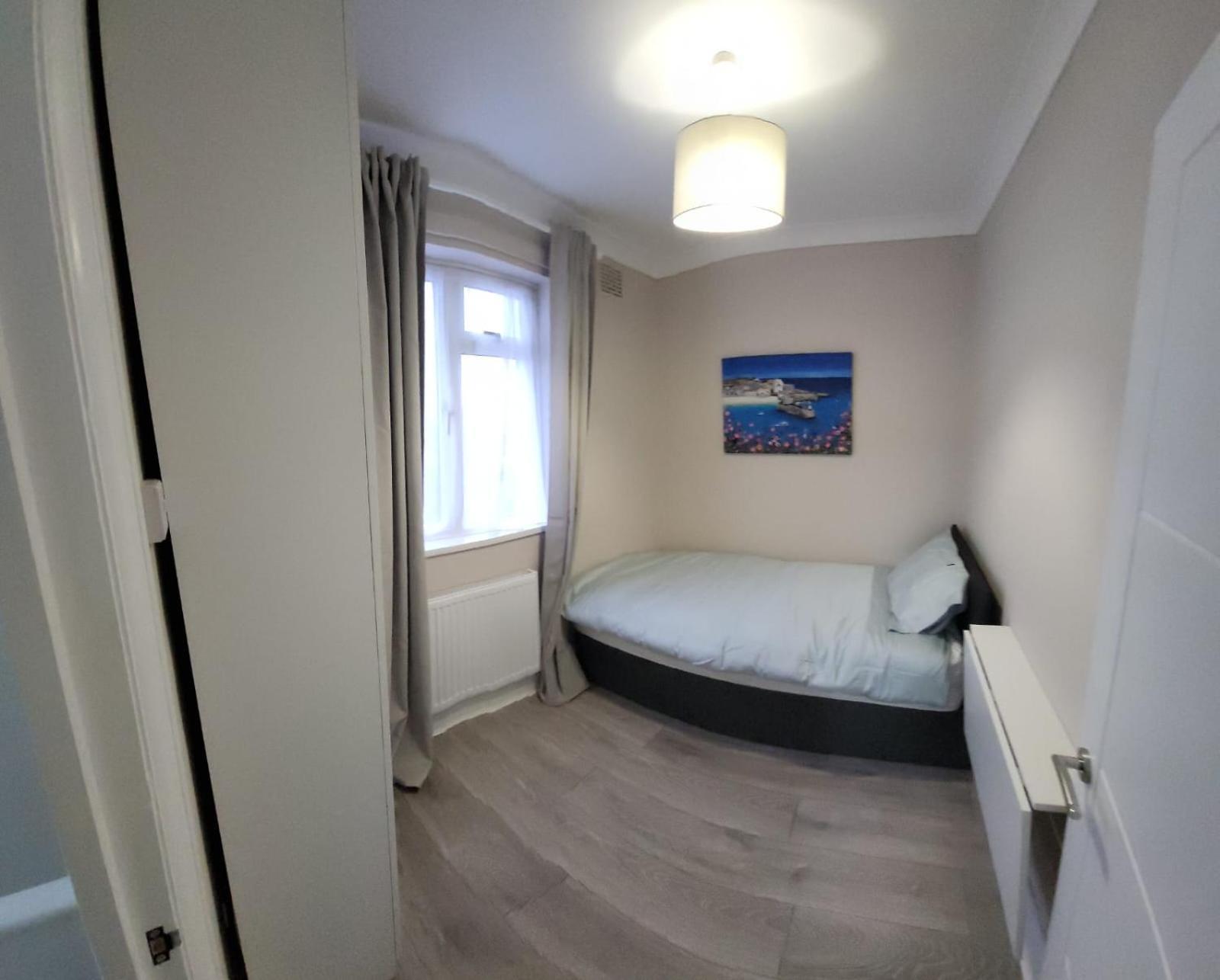 Warm Cosy Family * East Tilbury