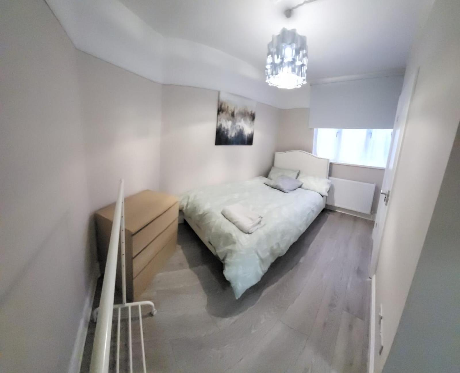 Warm Cosy Family * East Tilbury